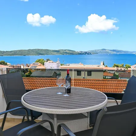 Apartmani- Lastro Traù Esterno foto