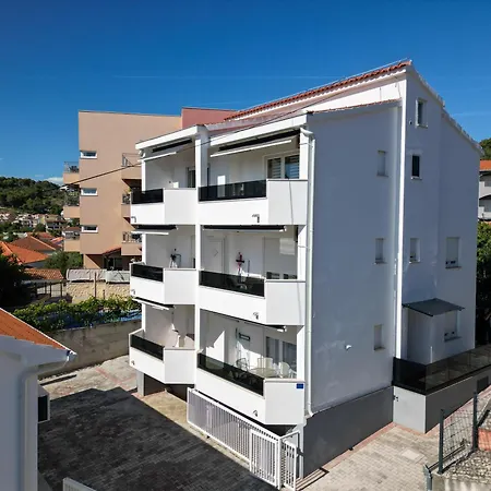 Apartmani- Lastro Traù Esterno foto
